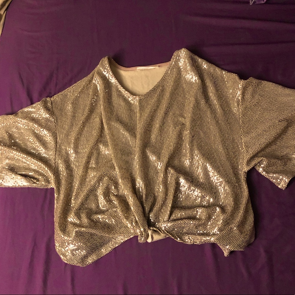 Gold crop top with tie front. Size M. Brand new.
